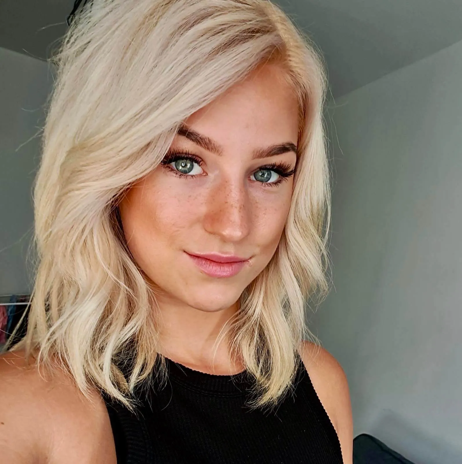 Wiktoria — Razor Sznyt Knurów